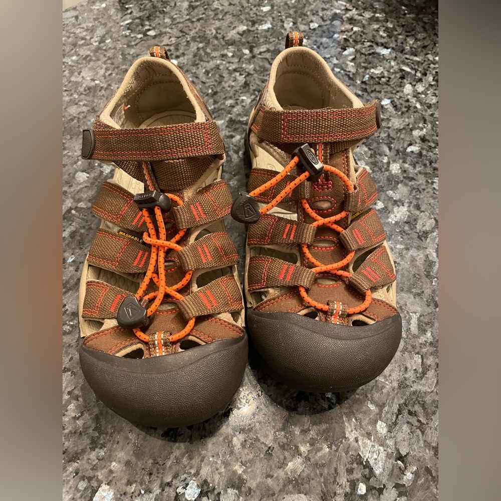 Keen Newport womens size 4 Water Sport Sandals Hiking Shoes  36EU